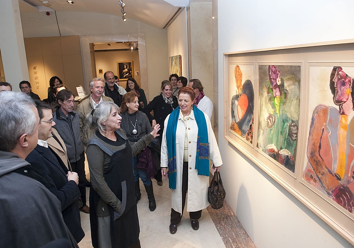 Imagen principal - Fallece a los 79 años la artista cartagenera Dora Catarineu, tan querida como admirada por su obra apasionada e impulsiva