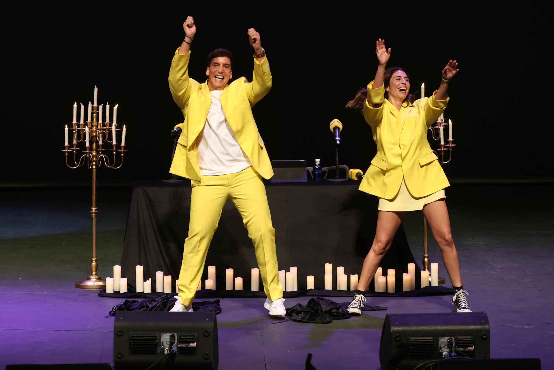 Risas y buen rollo en Murcia con el espectáculo de Xuso Jones y Ana Brito