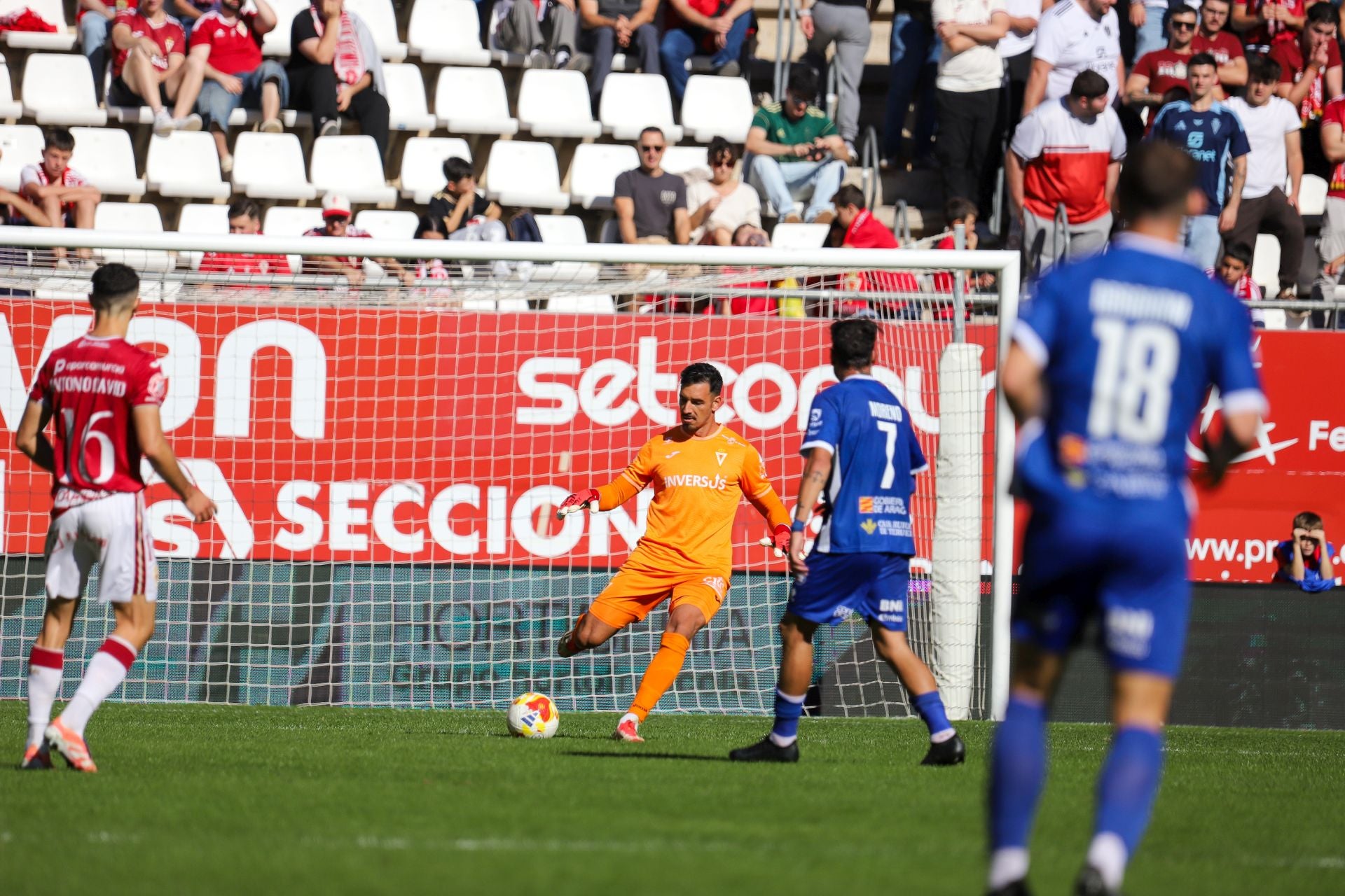 El Real Murcia no puede prolongar ante el Teruel su racha de victorias