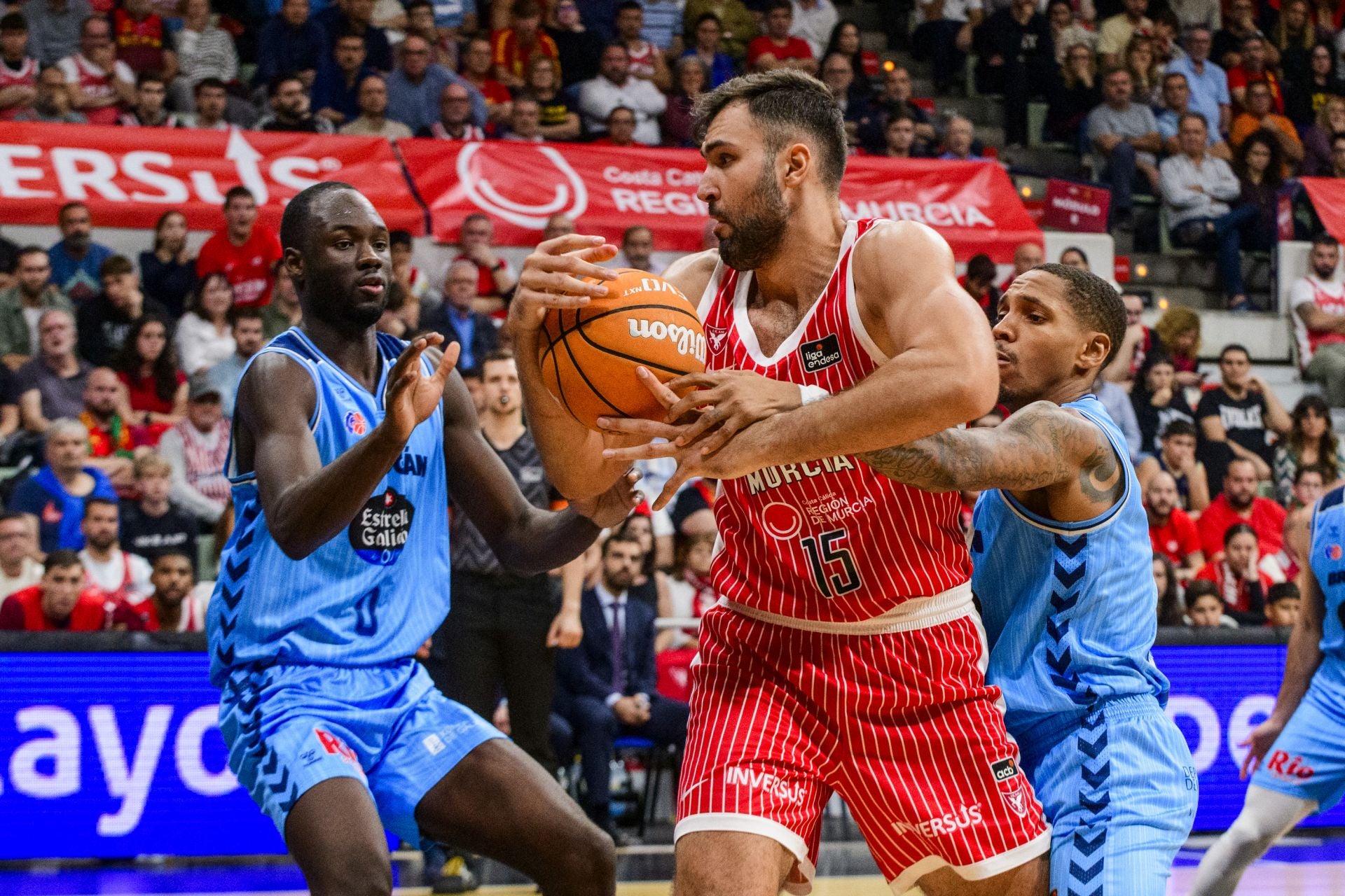 El UCAM Murcia cae prisionero de la trampa del Breogán, en imágenes