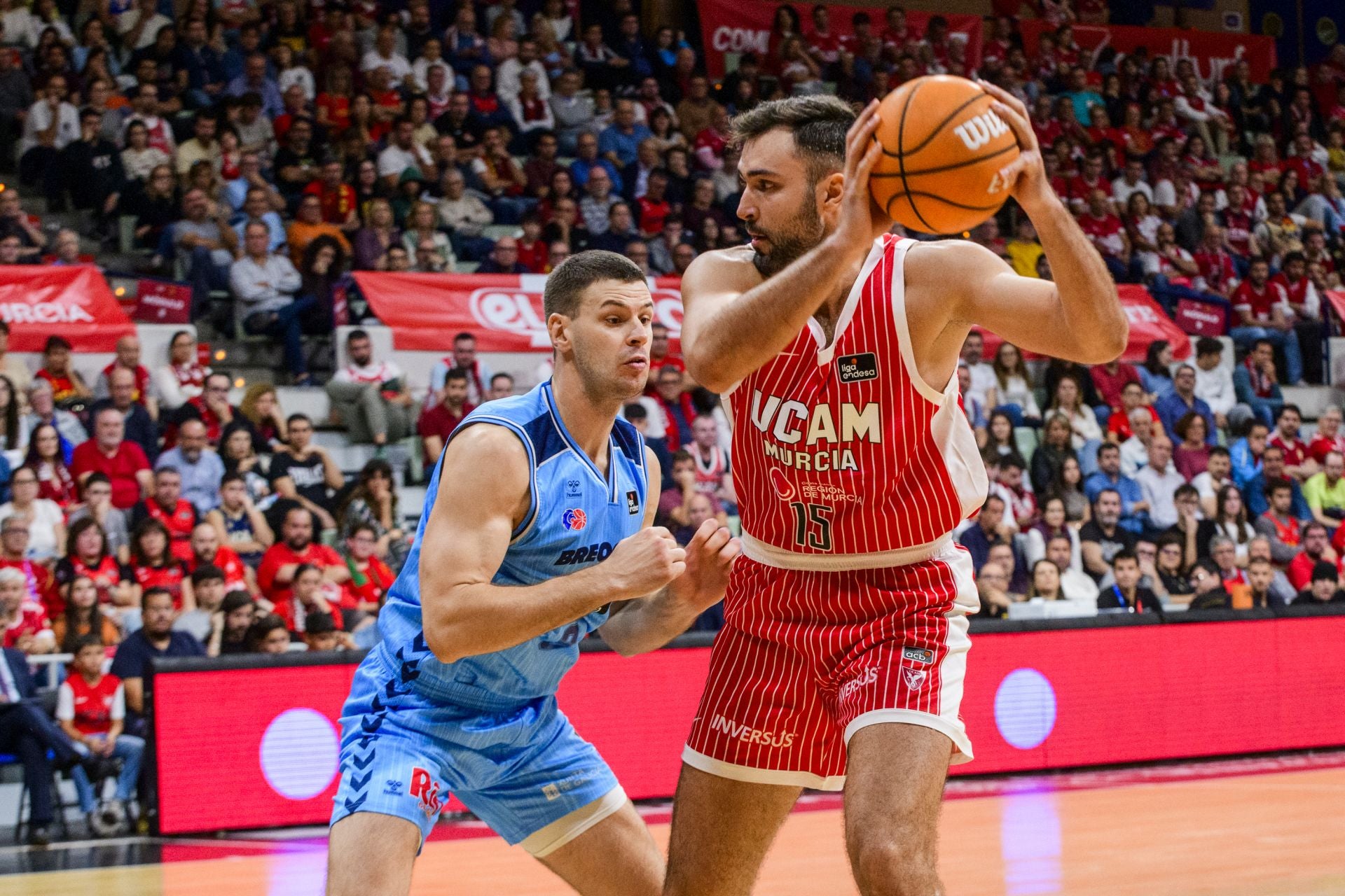 El UCAM Murcia cae prisionero de la trampa del Breogán, en imágenes
