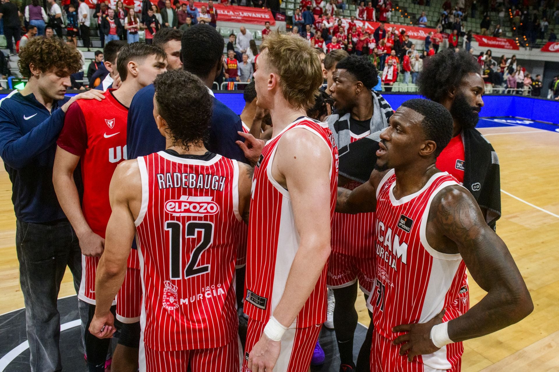 El UCAM Murcia cae prisionero de la trampa del Breogán, en imágenes