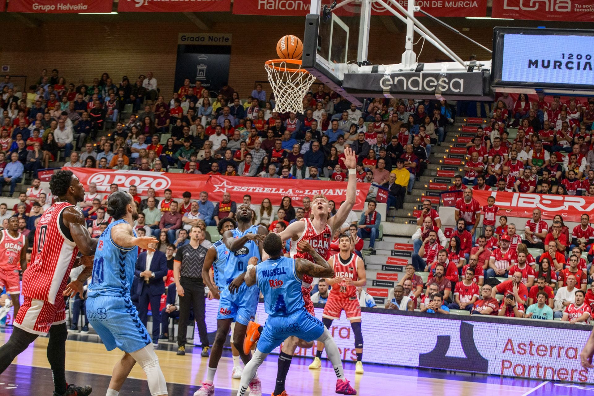 El UCAM Murcia cae prisionero de la trampa del Breogán, en imágenes
