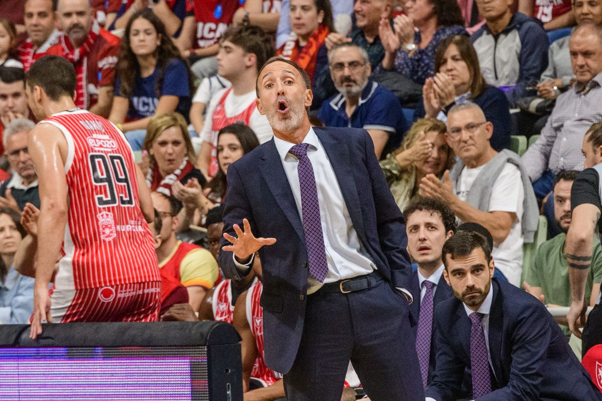 El UCAM Murcia cae prisionero de la trampa del Breogán, en imágenes