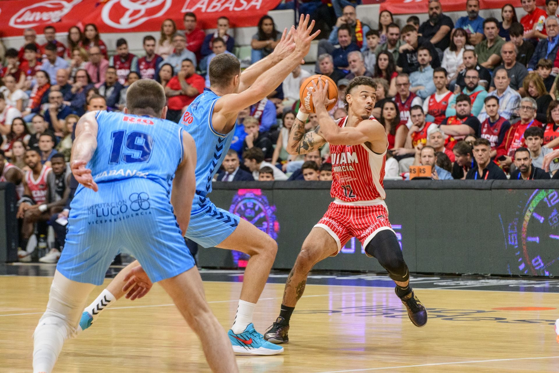 El UCAM Murcia cae prisionero de la trampa del Breogán, en imágenes