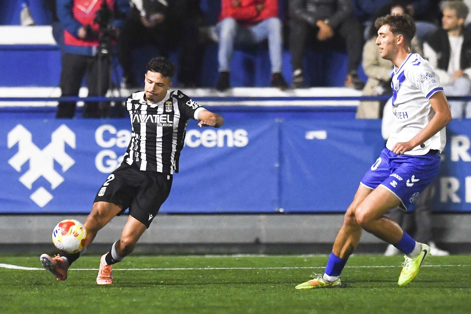 El FC Cartagena pierde ante la intensidad y calidad del Europa, en imágenes