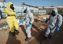 Imagen de archivo de un simulacro anterior realizado en el Valle de Escombreras, en Cartagena.