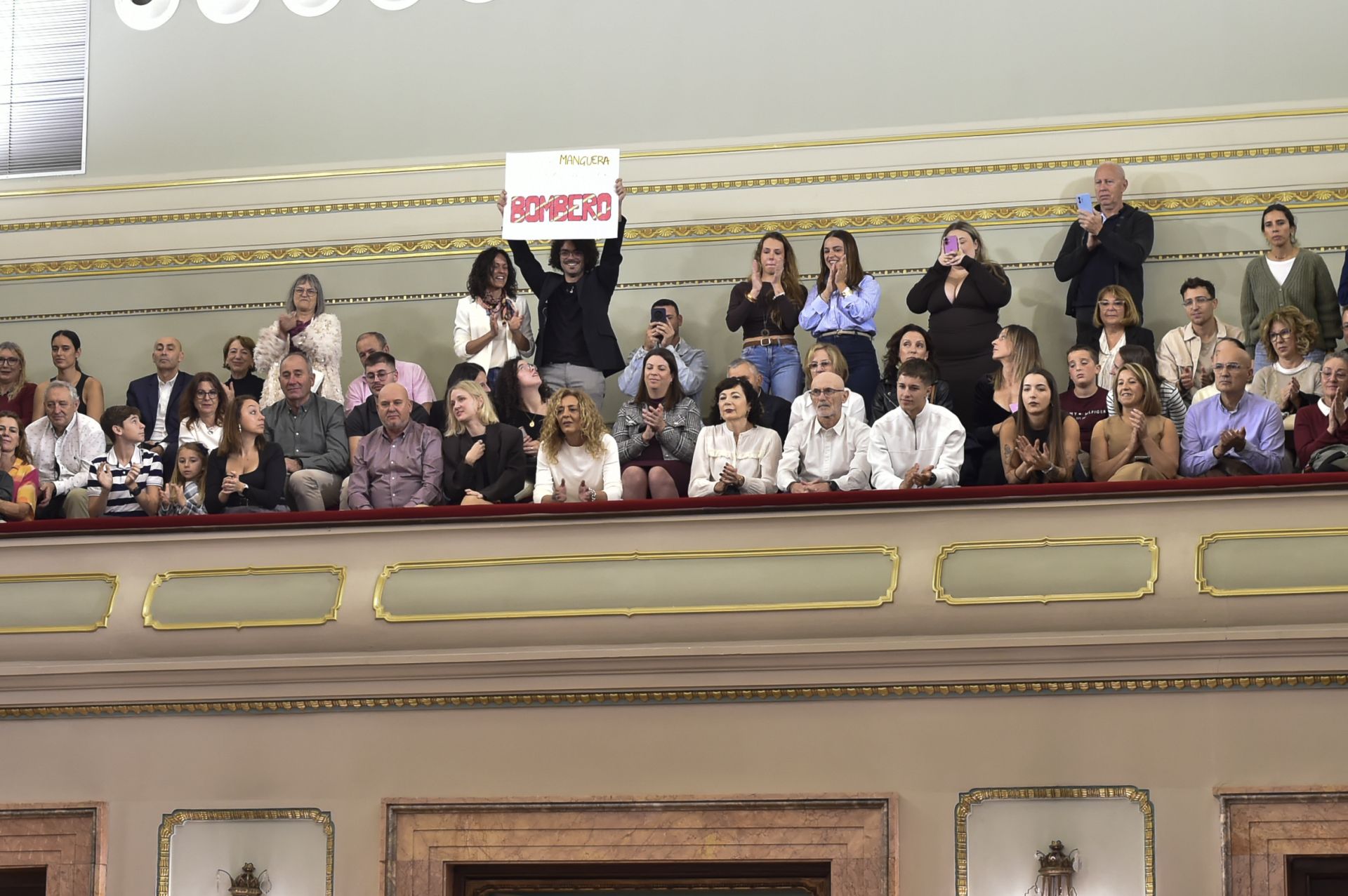 Las imágenes de la toma de posesión como funcionarios de 45 nuevos bomberos en Murcia