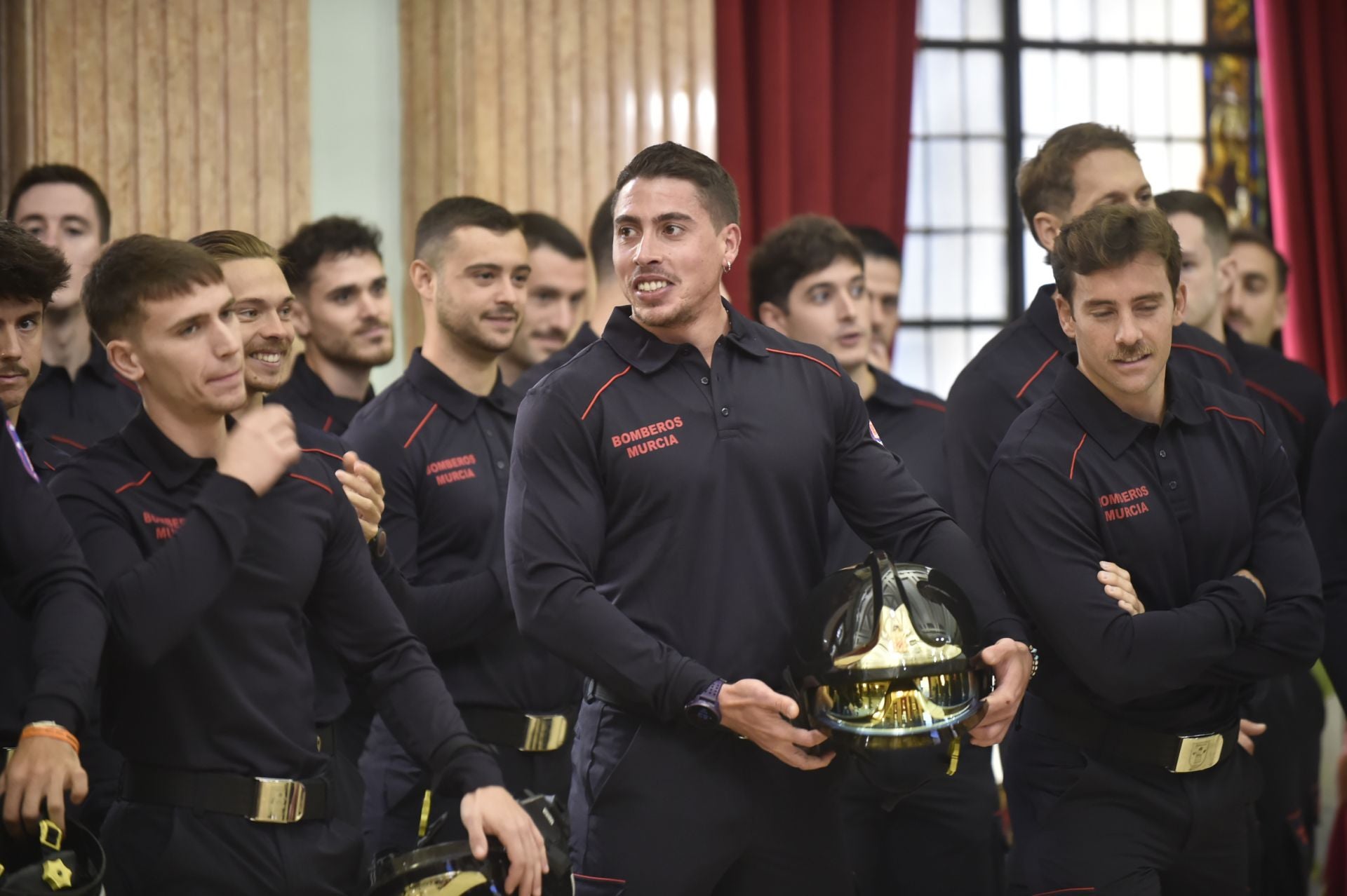 Las imágenes de la toma de posesión como funcionarios de 45 nuevos bomberos en Murcia
