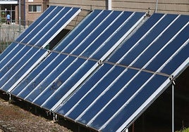 Imagen de archivo de placas solares.