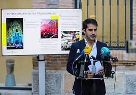 El edil Diego Avilés, durante la presentación de los presupuestos de Cultura e Identidad.