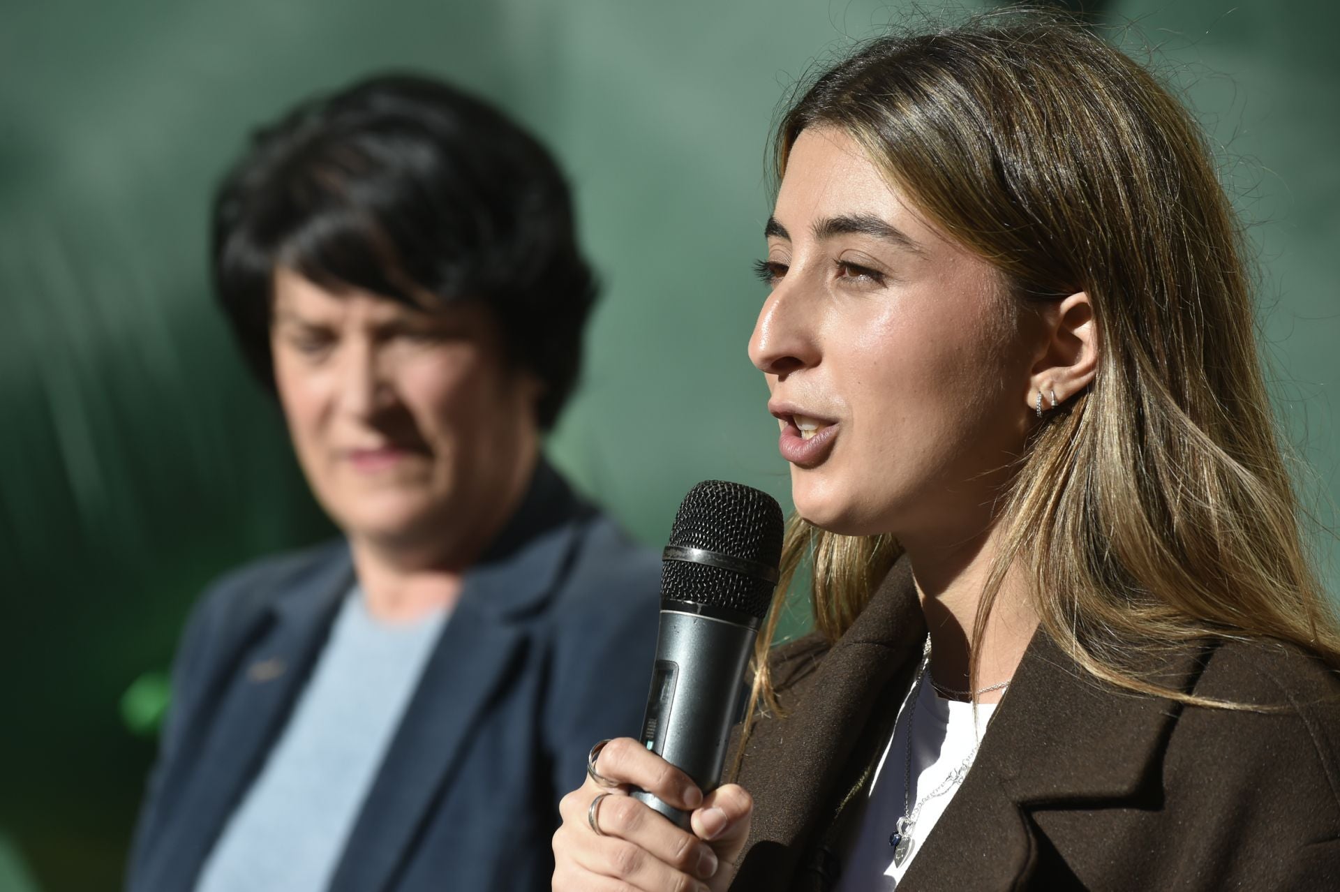 La nevada artificial en Murcia para cumplir el deseo de un niño de 7 años, en imágenes