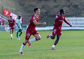 Antonio David celebrando el gol.