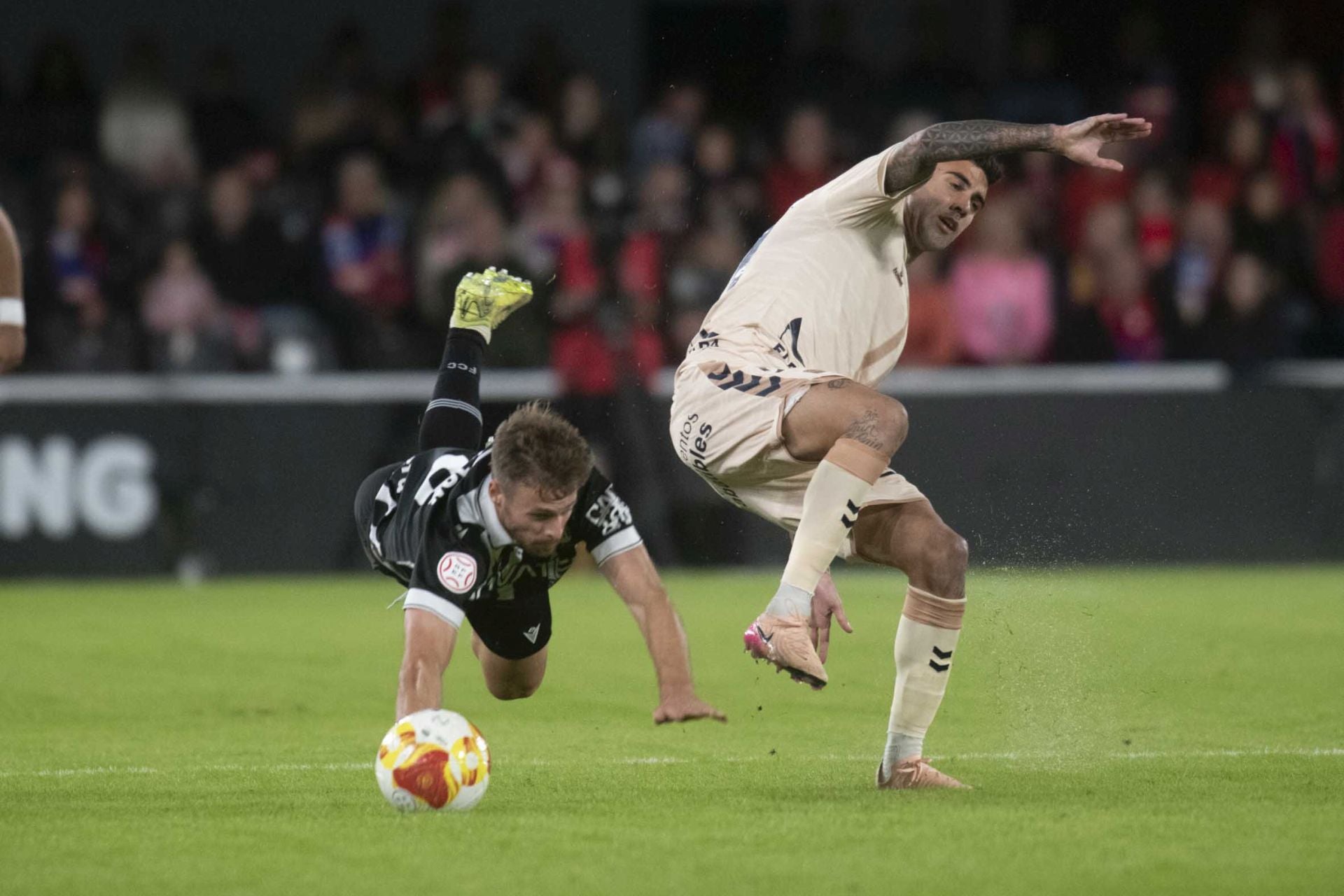 El FC Cartagena se queda con la miel en los labios, en imágenes