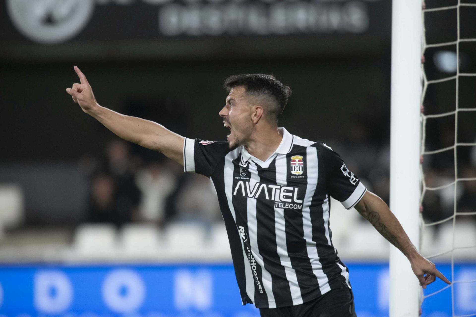 El FC Cartagena se queda con la miel en los labios, en imágenes