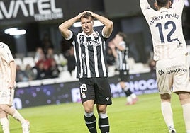 Chiki lamentando una acción fallada