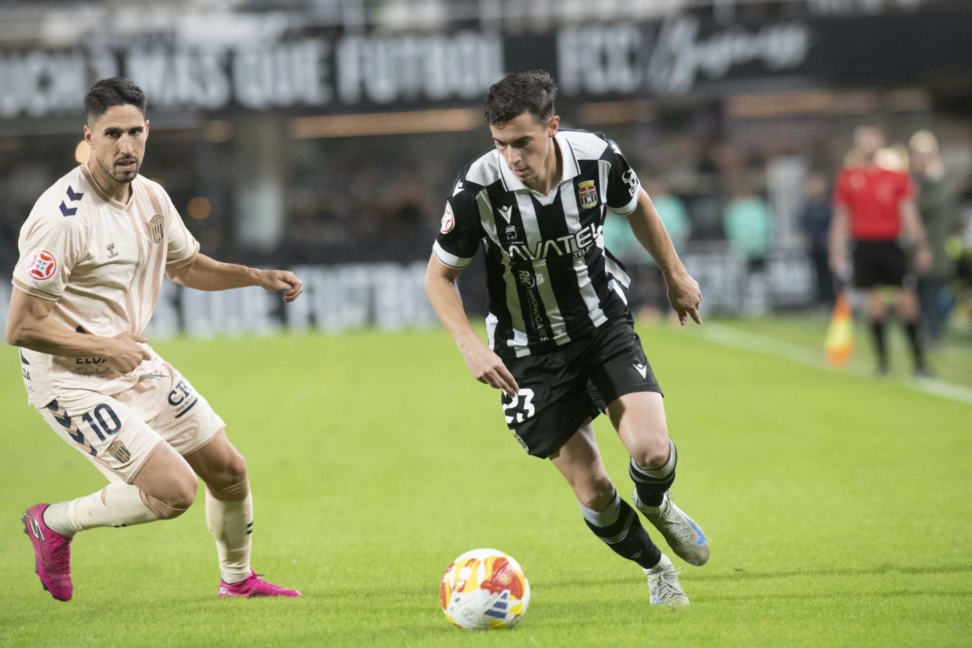 El FC Cartagena se queda con la miel en los labios, en imágenes