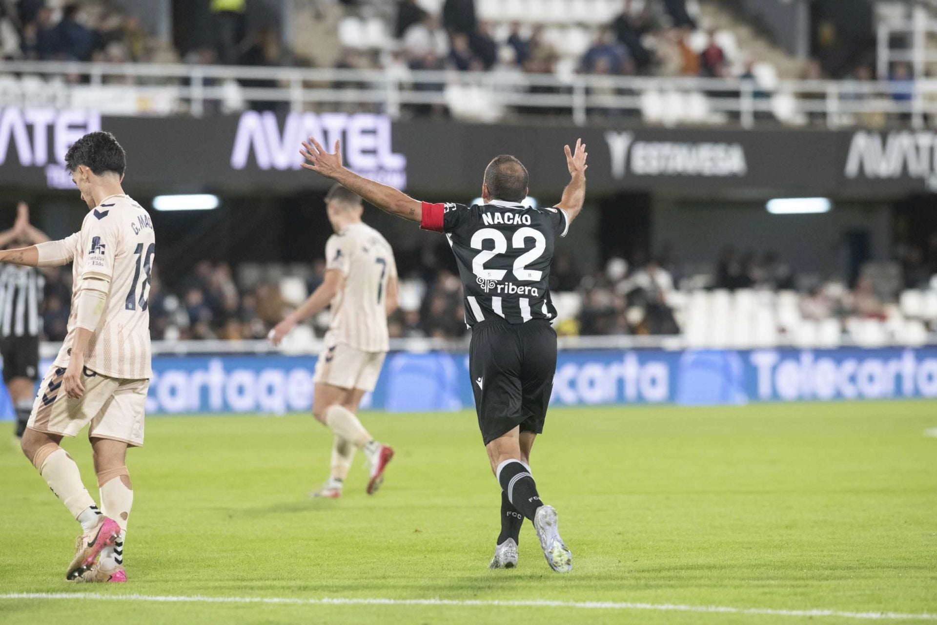 El FC Cartagena se queda con la miel en los labios, en imágenes