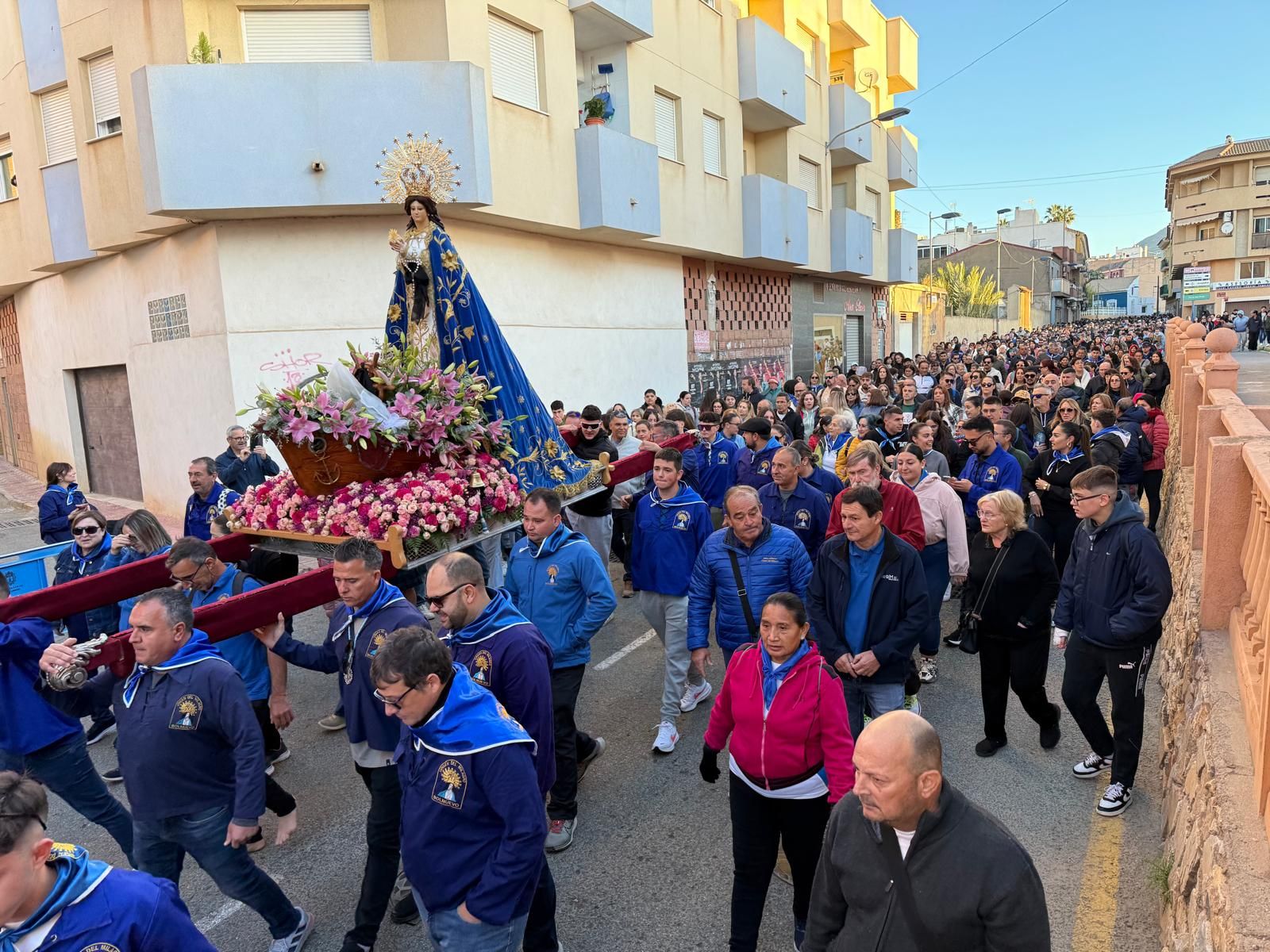 Miles de personas acompañan en romería a la Virgen de Bolnuevo en Mazarrón