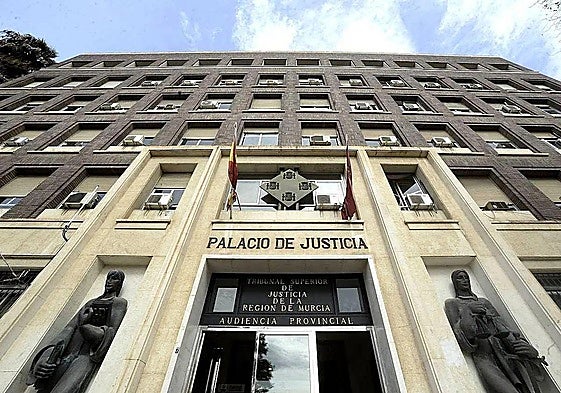 Fachada de la Audiencia Provincial.