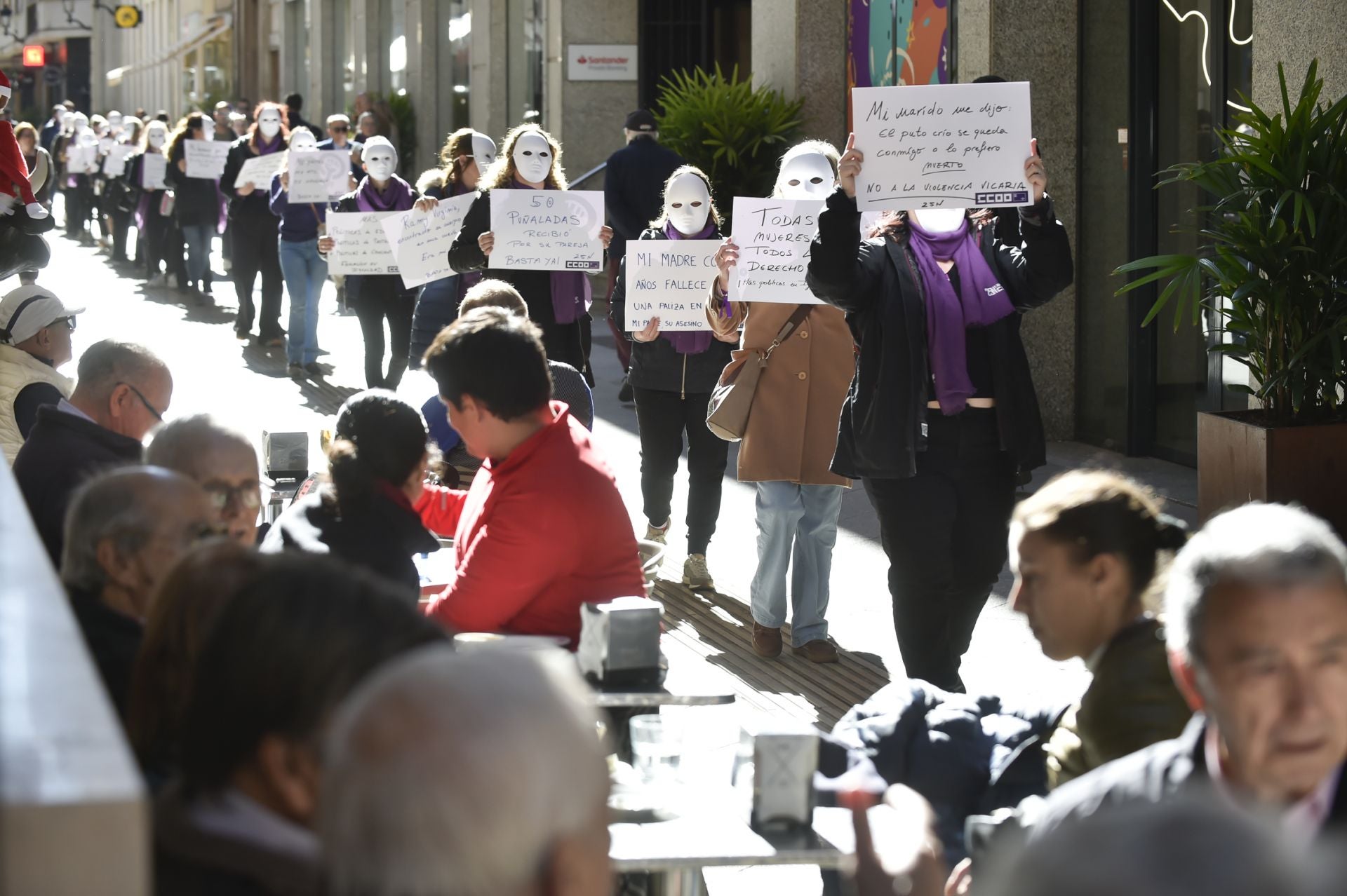 La actuación &#039;Porque el silencio también es violencia&#039;, en imágenes