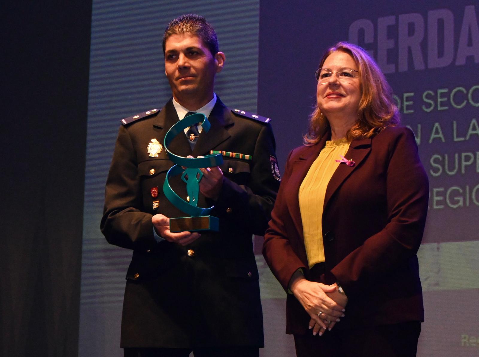 En imágenes, gala de entrega de los Premios 25N del Gobierno regional