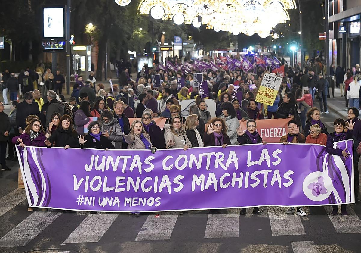 Manifestación por el 25N en Murcia, en imágenes