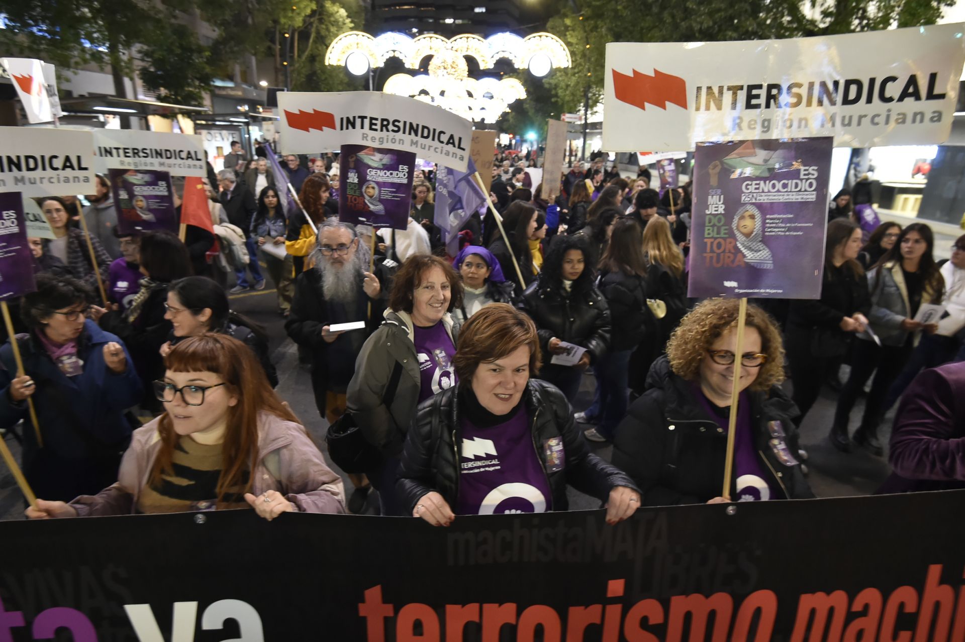 Manifestación por el 25N en Murcia, en imágenes