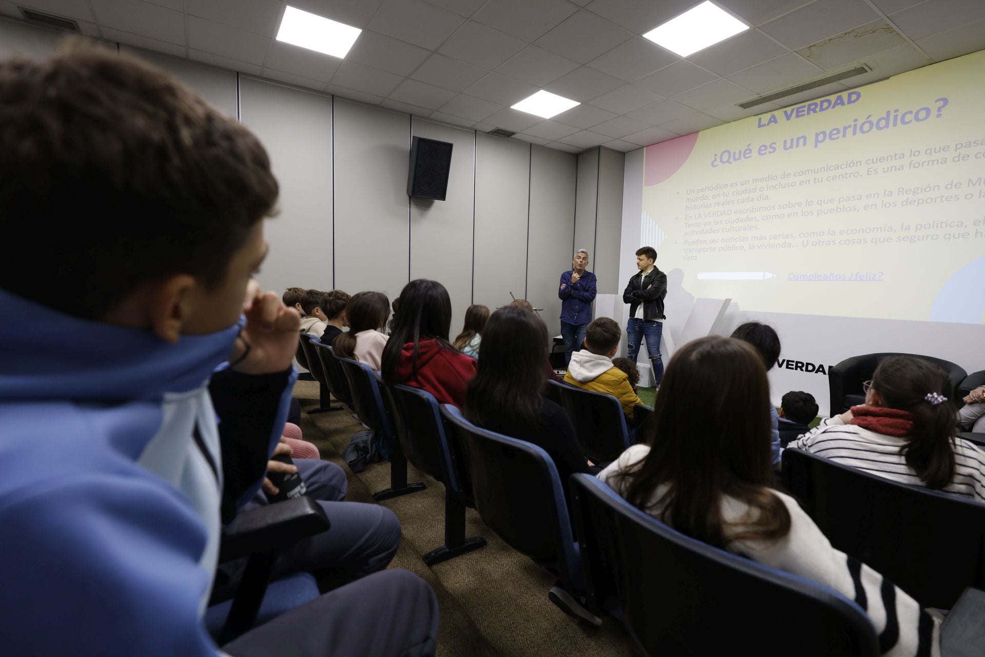 Los alumnos de del CEIP San Pablo de Murcia visitan LA VERDAD, en imágenes