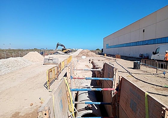 Obras en la red de saneamiento en San Pedro.