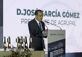 José García Gómez, presidente de Agrupal, tomando la palabra en los Premios de la Industria Alimentaria.
