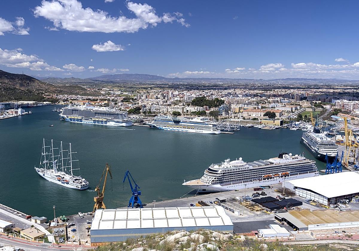 Imagen del Puerto de Cartagena, que ha reforzado su estatus como destino de cruceros.