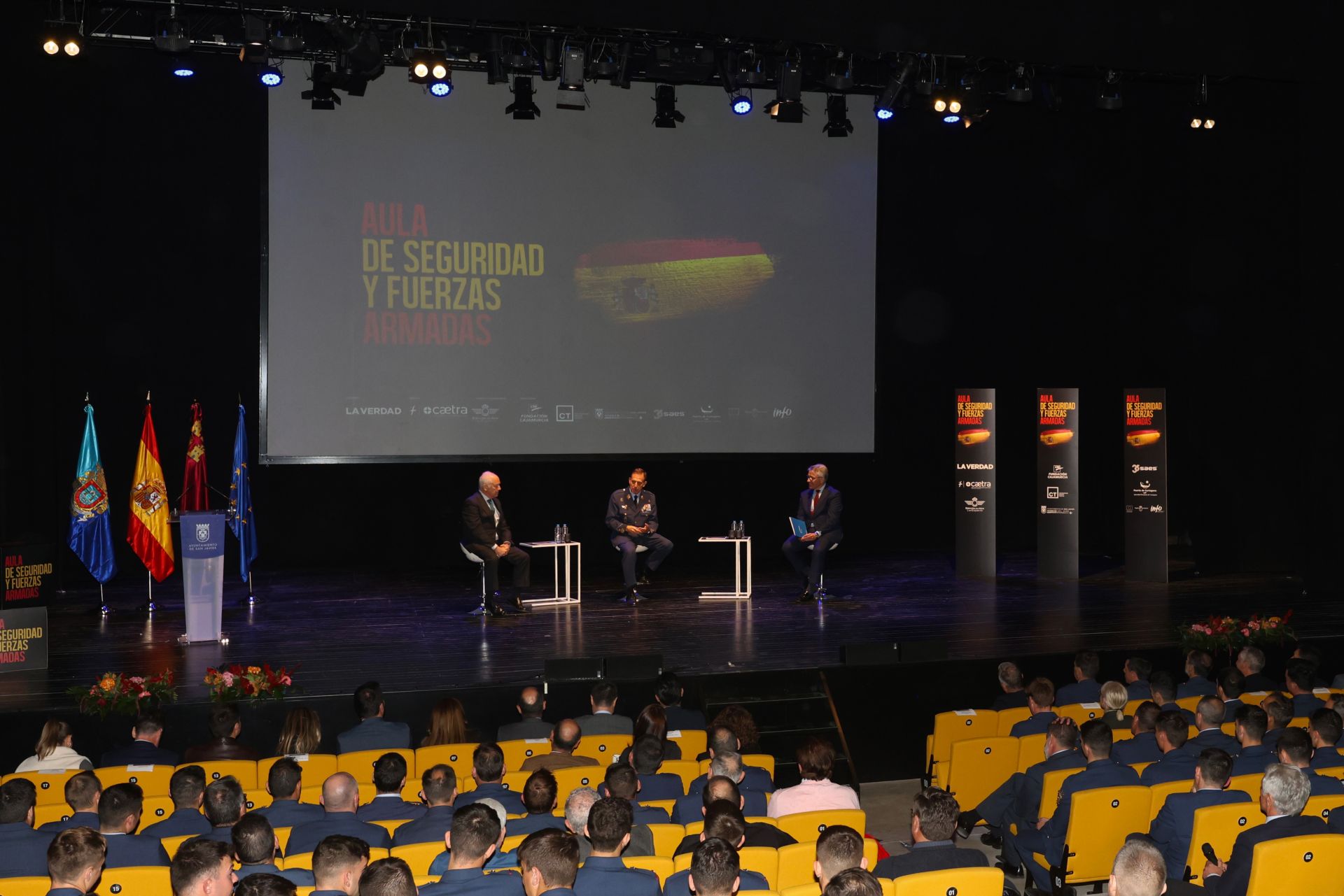 Las imágenes del Aula de Seguridad y Fuerzas Armadas de LA VERDAD celebrada en San Javier