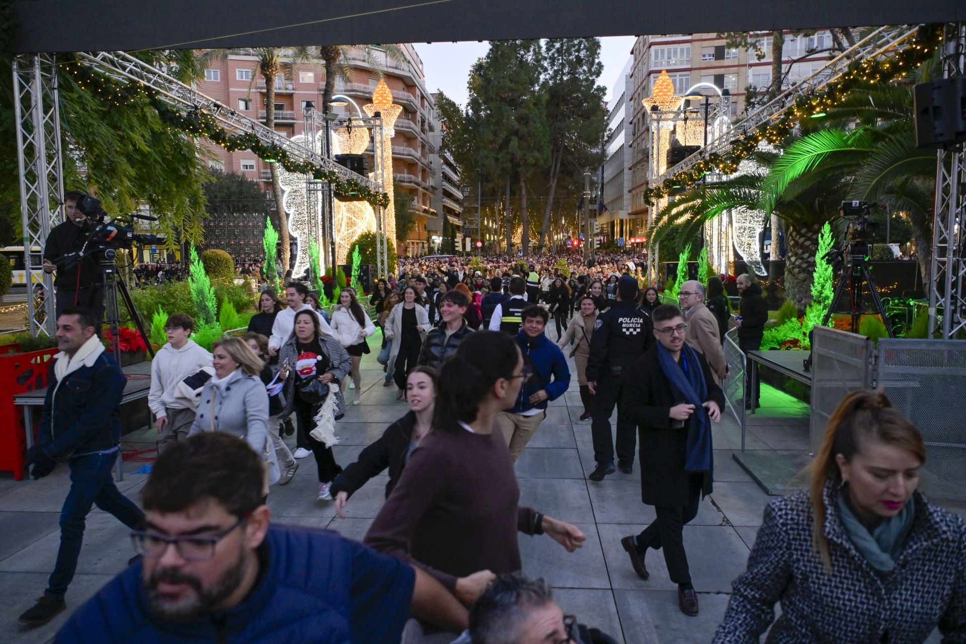 El encendido del árbol de Navidad de Murcia, en imágenes
