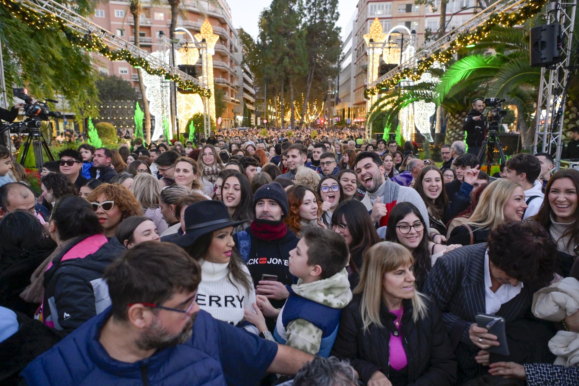 El encendido del árbol de Navidad de Murcia, en imágenes