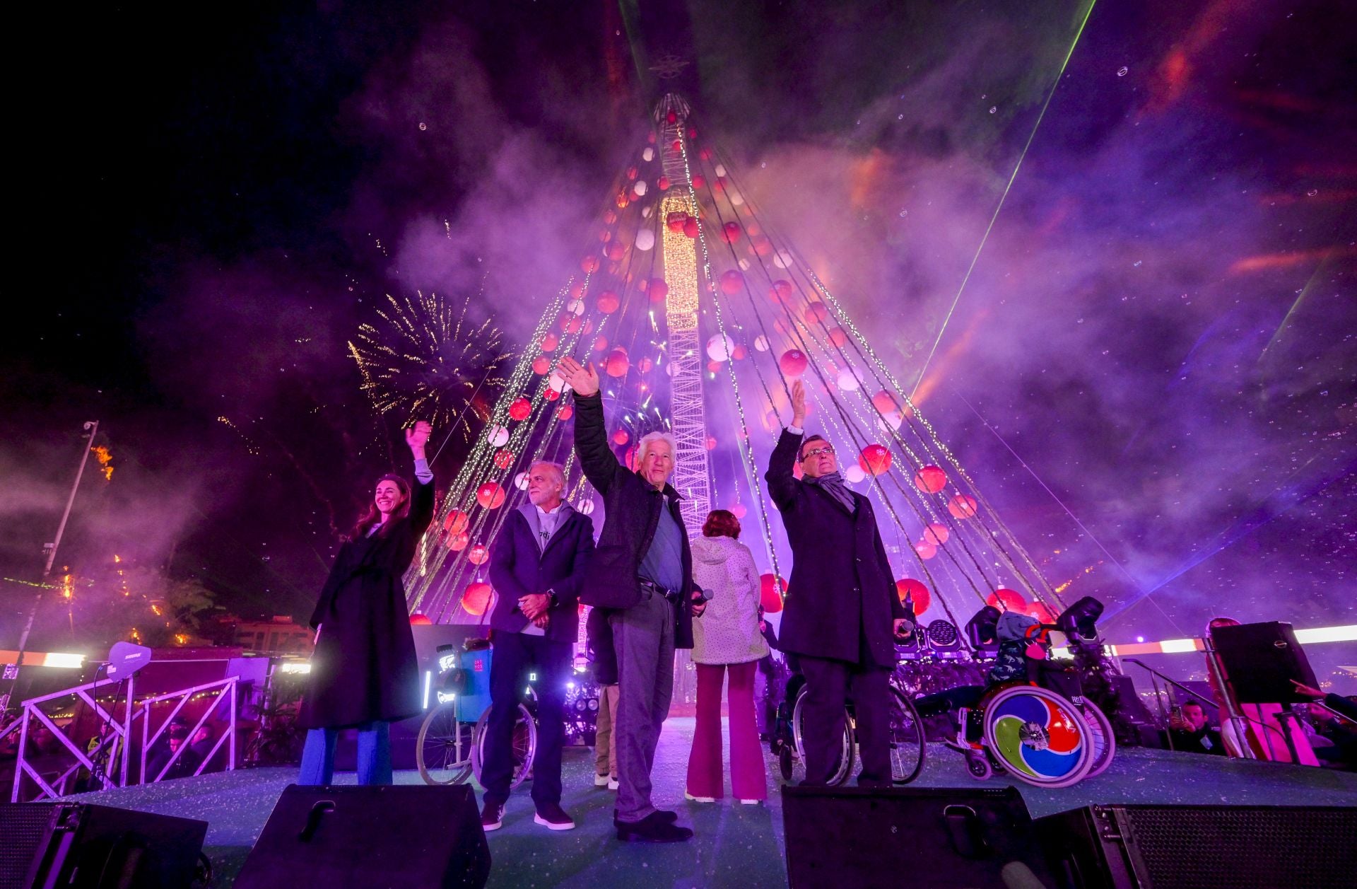 El encendido del árbol de Navidad de Murcia, en imágenes