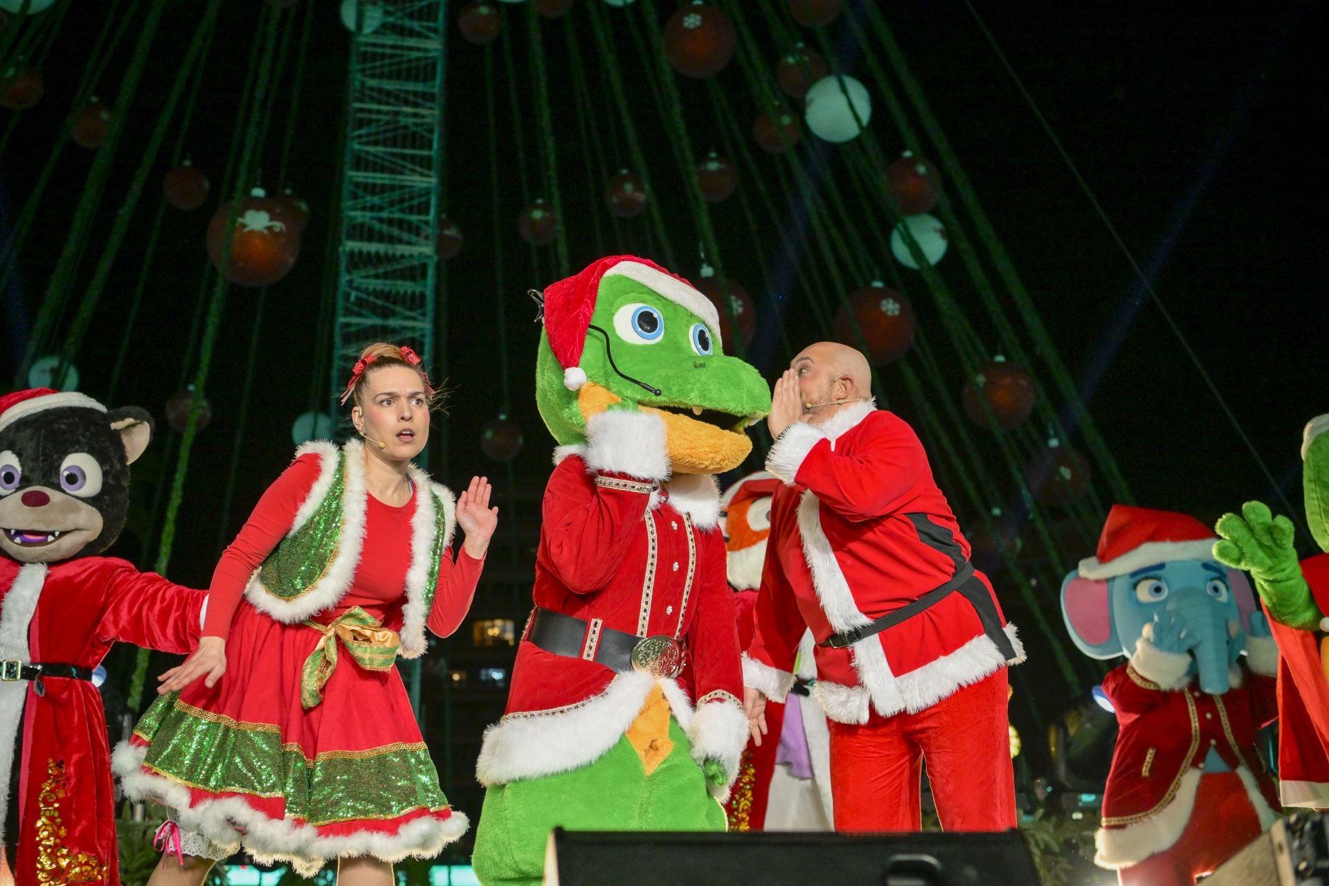 El encendido del árbol de Navidad de Murcia, en imágenes