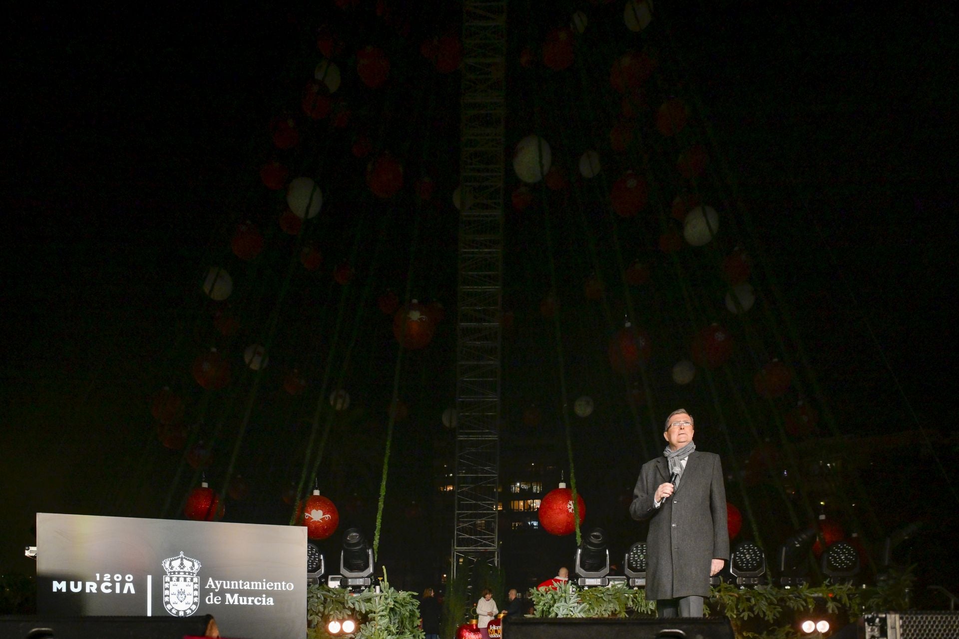 El encendido del árbol de Navidad de Murcia, en imágenes