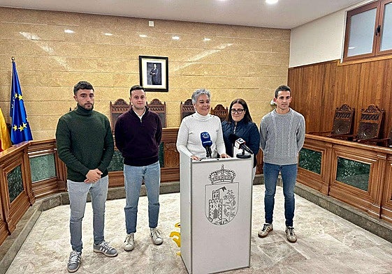 Teresa García anuncia la paralizacón del expediente.