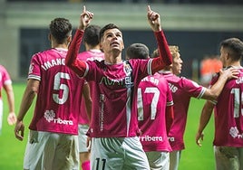 Luismi Redondo celebrando el gol.