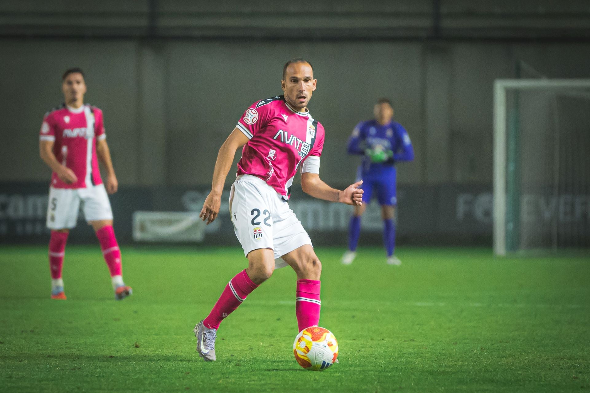 El FC Cartagena sufre y saborea la victoria, en imágenes