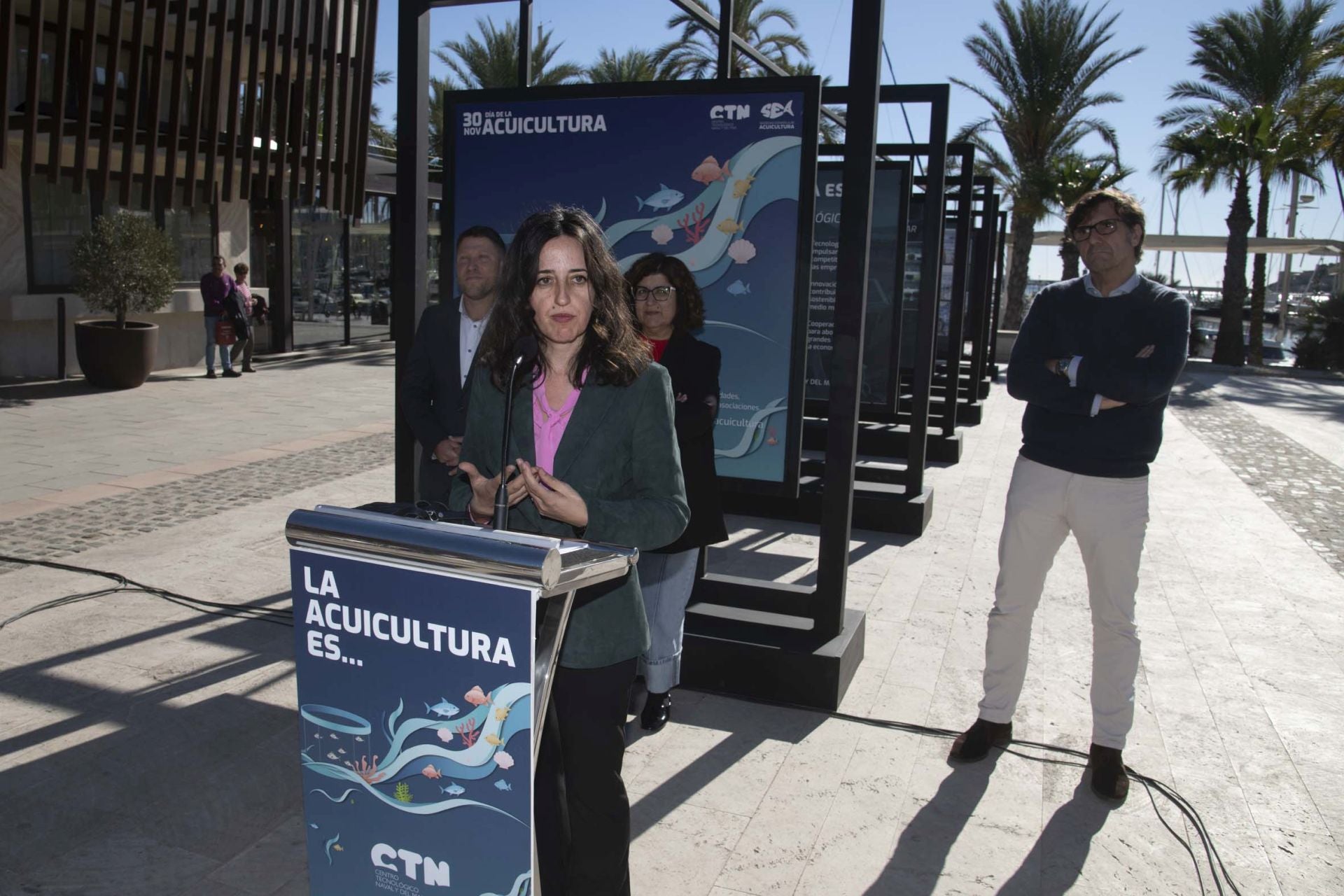 Las imágenes de la exposición &#039;La acuicultura es...&#039; en el Puerto de Cartagena