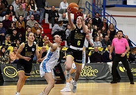 El partido entre el Hozono Jairis y el Perfumerías Avenida, en imágenes