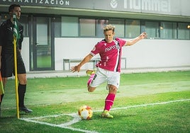 Pablo de Blasis sacando un córner el viernes en Sevilla.