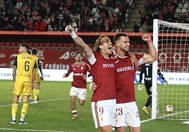 Pedro Benito y David Flakus celebrando el segundo gol.