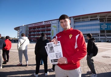 Locura total por las entradas del derbi: largas colas en el Enrique Roca y el Cartagonova