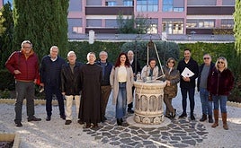 Integrantes de los distintos jurados del Certamen Albacara en el huerto de los padres carmelitas