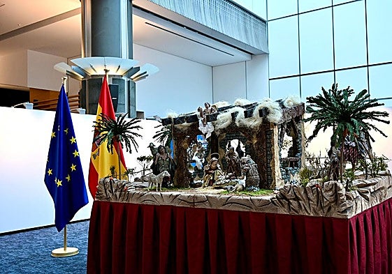 El nacimiento de Griñán ya está instalado en la planta tercera del Parlamento Europeo.