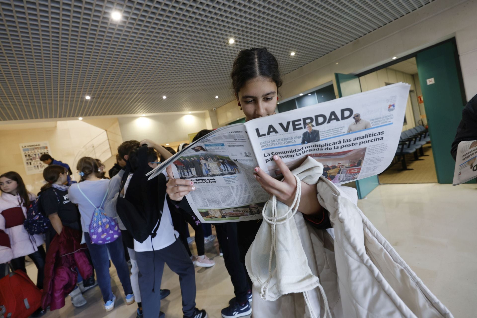 Visita del colegio Maestro Francisco Martínez Bernal de Molina a LA VERDAD, en imágenes