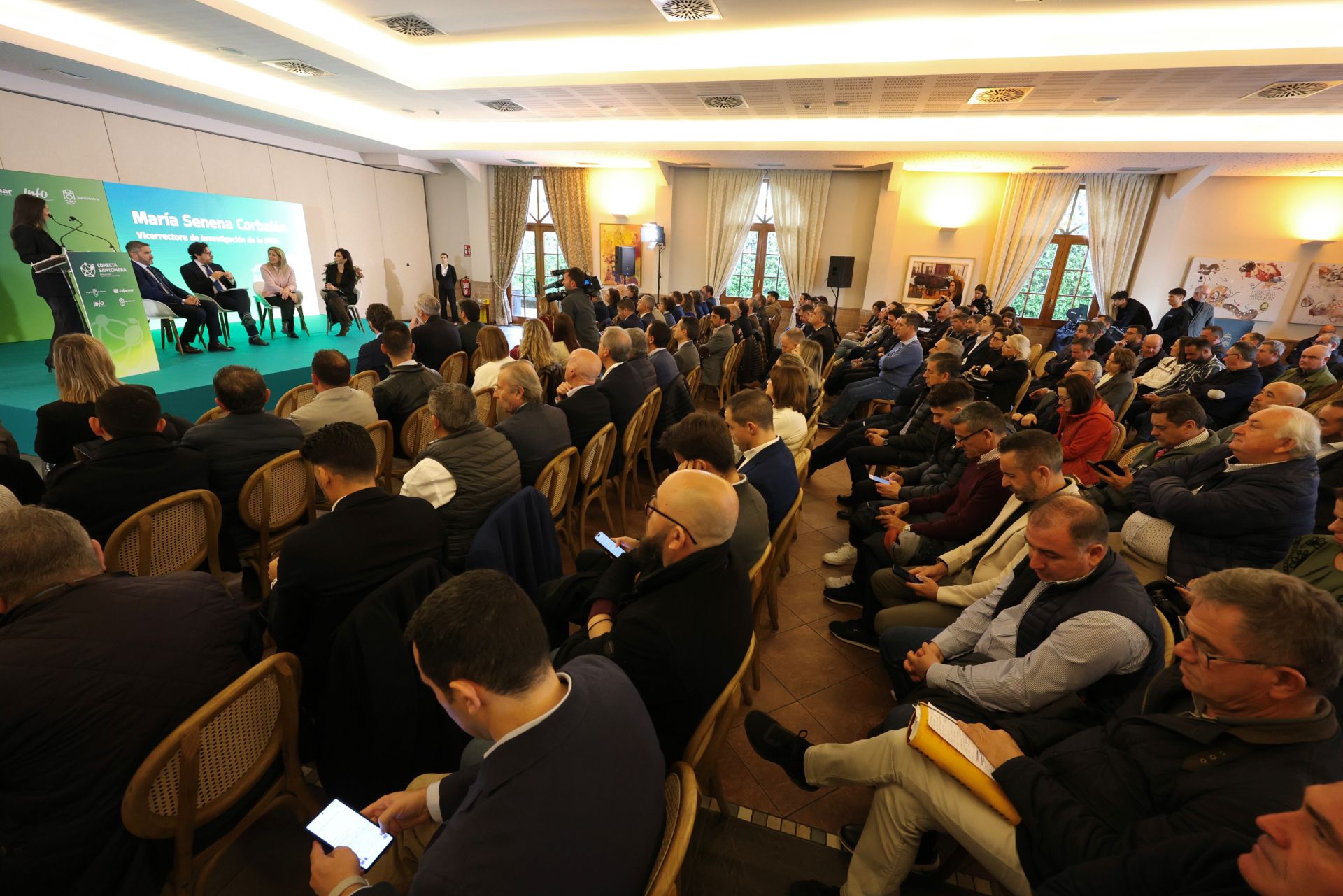 El foro &#039;Conecta Santomera&#039;, en imágenes